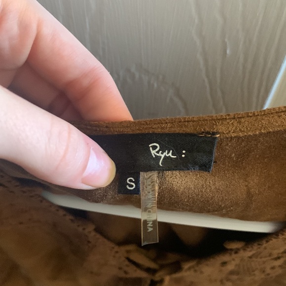 Genuine Suede Ryu S shapley/flowy top - Picture 4 of 4